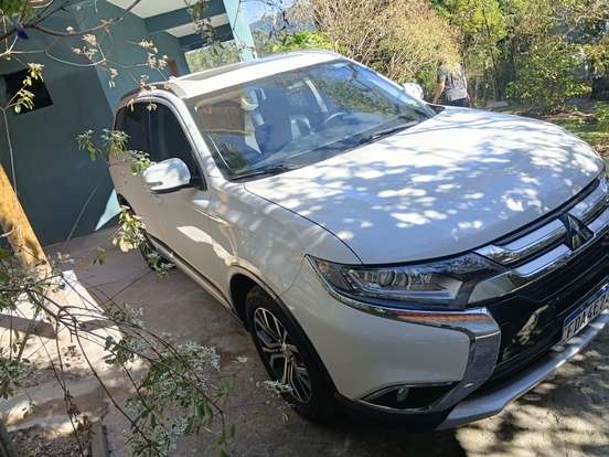 MITSUBISHI-OUTLANDER-2.0 COMFORT 16V GASOLINA 4P AUTOMÁTICO MITSUBISHI-OUTLANDER-2018