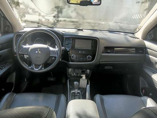 MITSUBISHI-OUTLANDER-2018