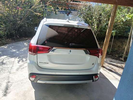 MITSUBISHI-OUTLANDER-2018
