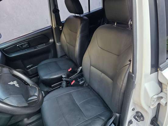MITSUBISHI-PAJERO TR4-2.0 4X4 16V 140CV FLEX 4P AUTOMÁTICO MITSUBISHI-PAJERO TR4-2013