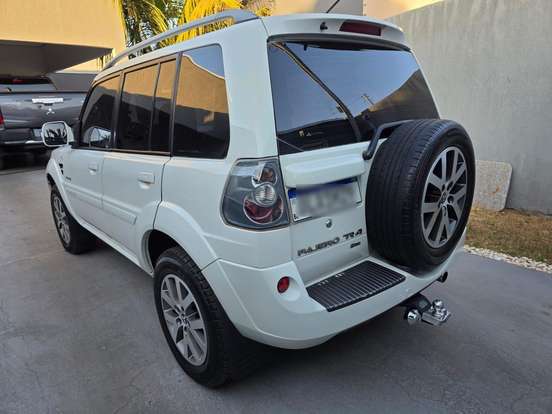 MITSUBISHI-PAJERO TR4-2013
