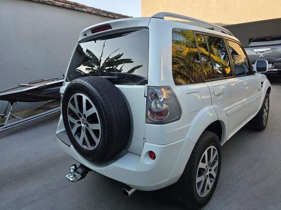 MITSUBISHI-PAJERO TR4-2.0 4X4 16V 140CV FLEX 4P AUTOMÁTICO MITSUBISHI-PAJERO TR4-2013