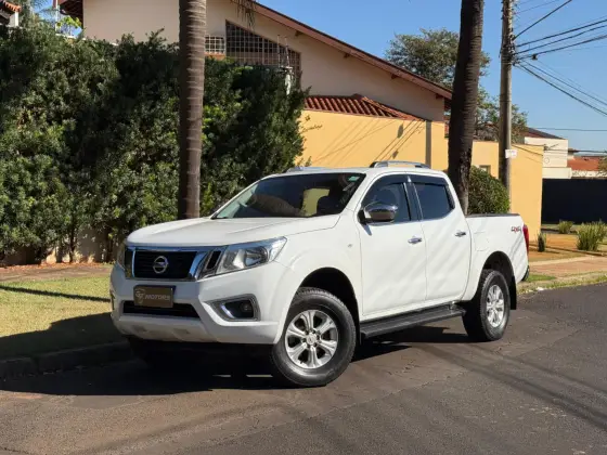 NISSAN FRONTIER 2.3 16V TURBO DIESEL SE CD 4X4 AUTOMÁTICO NISSAN FRONTIER 2.3 16V TURBO DIESEL SE CD 4X4 AUTOMÁTICO