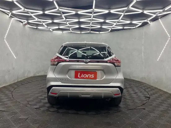 NISSAN-KICKS-2023
