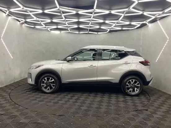 NISSAN-KICKS-2023