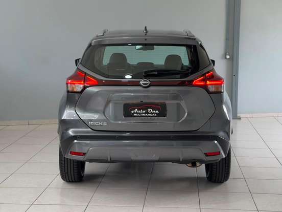 NISSAN-KICKS-2023