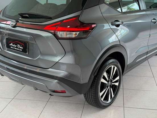 NISSAN-KICKS-2023