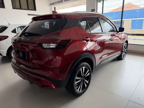 NISSAN-KICKS PLAY-2025