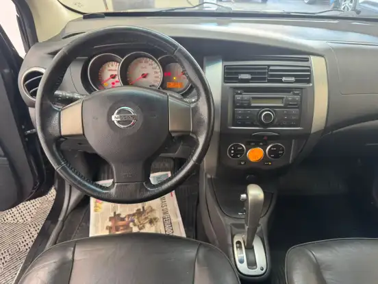 NISSAN-LIVINA-2013