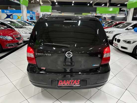NISSAN-LIVINA-1.8 S 16V FLEX 4P AUTOMÁTICO NISSAN-LIVINA-2011