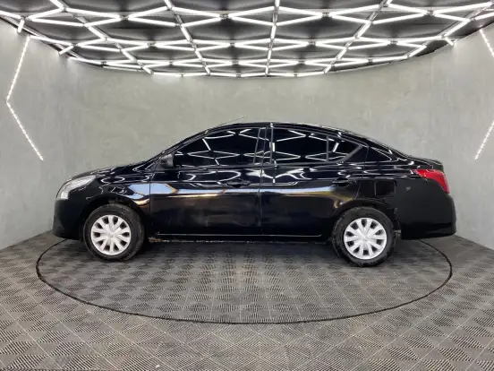 NISSAN-VERSA-2018