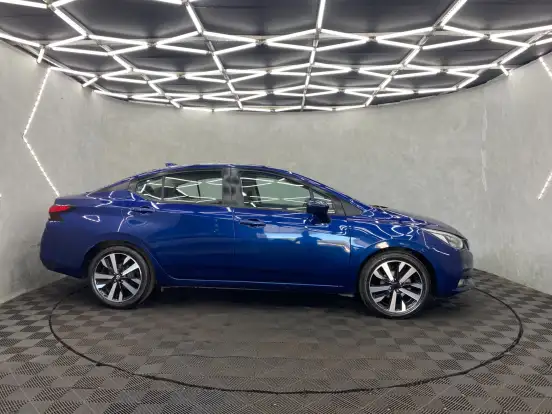 NISSAN-VERSA-2022