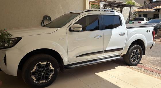NISSAN FRONTIER 2.3 16V TURBO DIESEL PLATINUM CD 4X4 AUTOMÁTICO