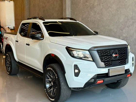 NISSAN FRONTIER 2.3 16V TURBO DIESEL PRO4X CD 4X4 AUTOMÁTICO