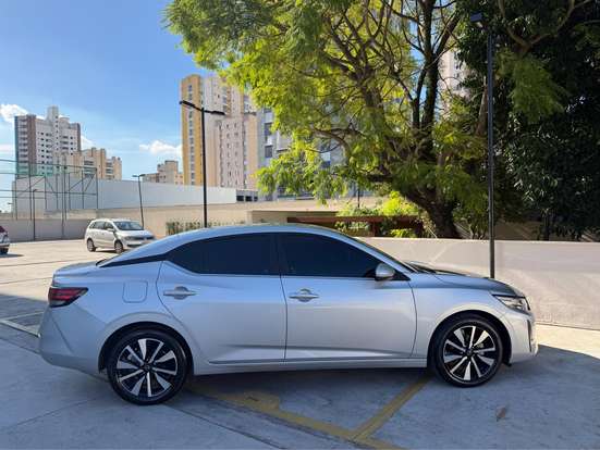 NISSAN-SENTRA-2023