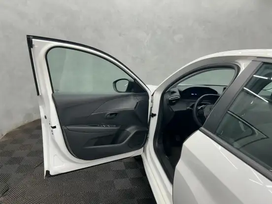 PEUGEOT-208-2024