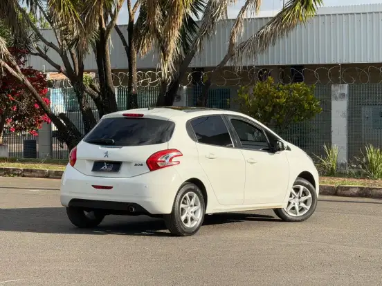 PEUGEOT-208-2014