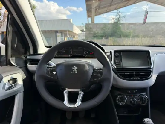 PEUGEOT-208-2014