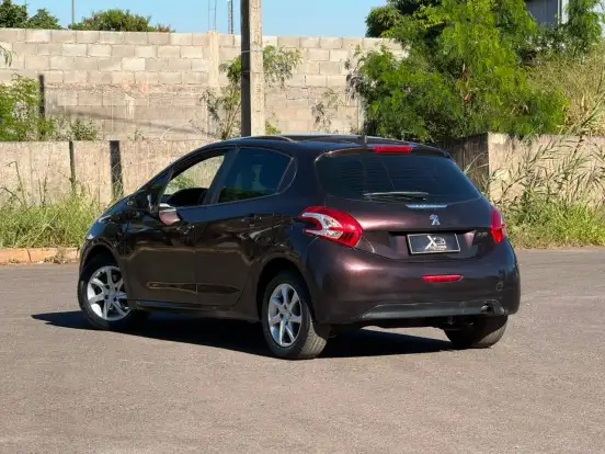 PEUGEOT-208-2013