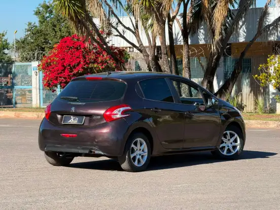 PEUGEOT-208-2013
