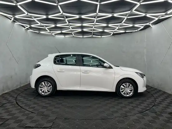 PEUGEOT-208-2022