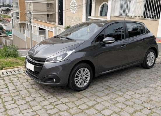 PEUGEOT-208-2019