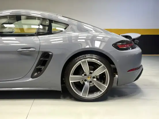 PORSCHE-718-2023