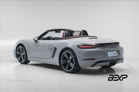 PORSCHE-718-2024