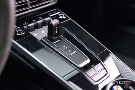 PORSCHE-911-2021