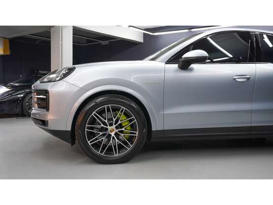 PORSCHE-CAYENNE-2024