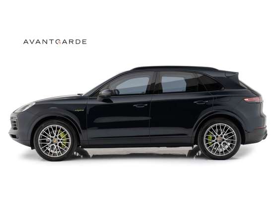 PORSCHE-CAYENNE-2023