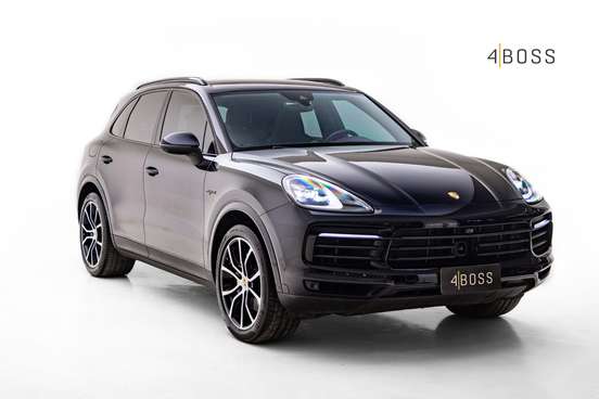 PORSCHE-CAYENNE-2023