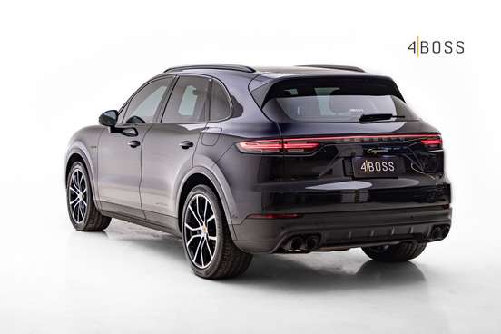 PORSCHE-CAYENNE-2023