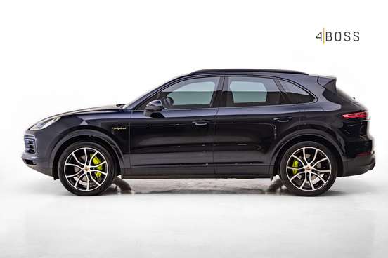 PORSCHE-CAYENNE-2023
