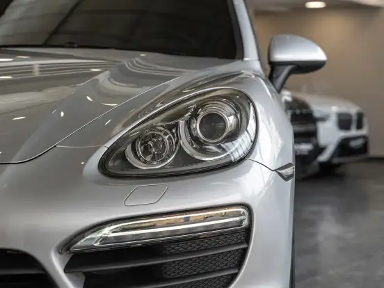 PORSCHE-CAYENNE-2010