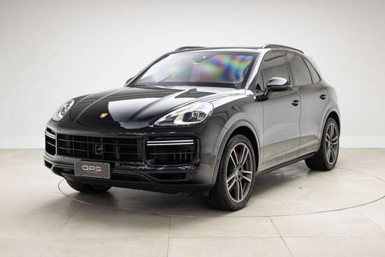 PORSCHE-CAYENNE-2021