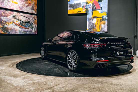PORSCHE-PANAMERA-2020