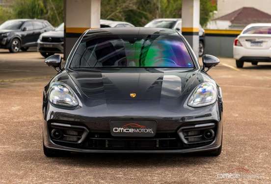 PORSCHE-PANAMERA-2021