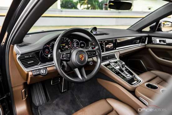 PORSCHE-PANAMERA-2021