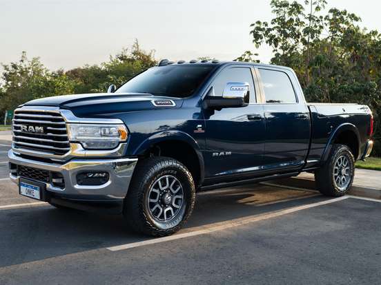 RAM-3500-6.7 I6 TURBO DIESEL LIMITED LONGHORN CD 4X4 AUTOMÁTICO RAM-3500-2023