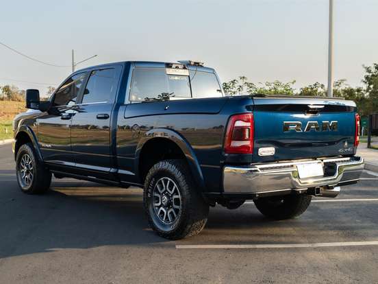RAM-3500-6.7 I6 TURBO DIESEL LIMITED LONGHORN CD 4X4 AUTOMÁTICO RAM-3500-2023