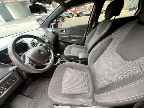 RENAULT-CAPTUR-2020