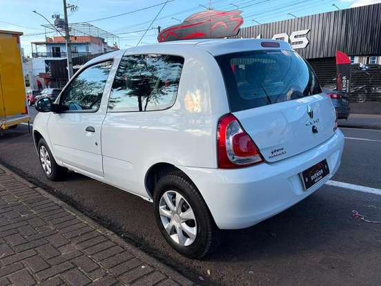 RENAULT-CLIO-2014