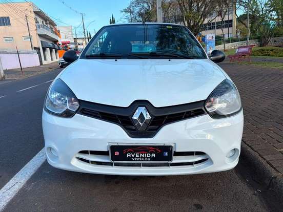 RENAULT-CLIO-2014