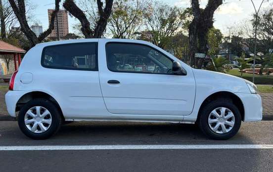 RENAULT-CLIO-2014