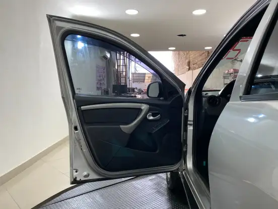 RENAULT-DUSTER-2020