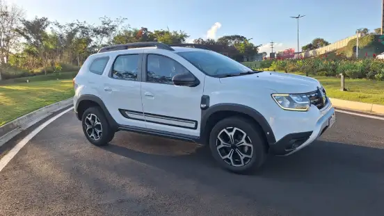 RENAULT-DUSTER-2022