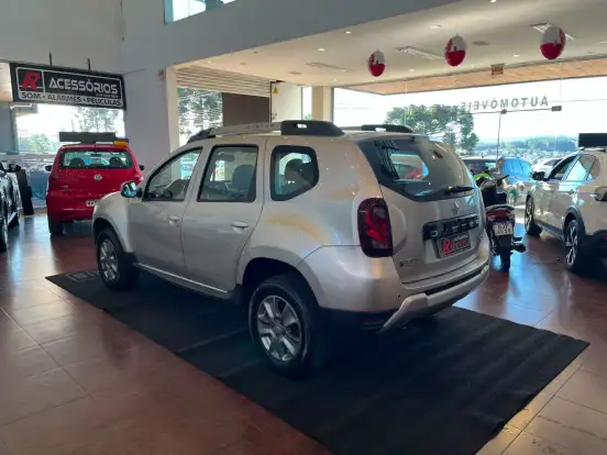 RENAULT-DUSTER-2018
