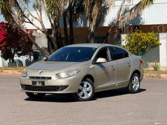 RENAULT FLUENCE 2.0 DYNAMIQUE 16V FLEX 4P MANUAL RENAULT FLUENCE 2.0 DYNAMIQUE 16V FLEX 4P MANUAL