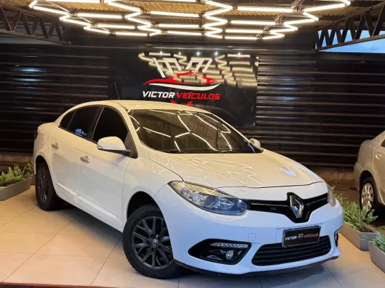 RENAULT FLUENCE 2.0 DYNAMIQUE PLUS 16V FLEX 4P AUTOMÁTICO RENAULT FLUENCE 2.0 DYNAMIQUE PLUS 16V FLEX 4P AUTOMÁTICO